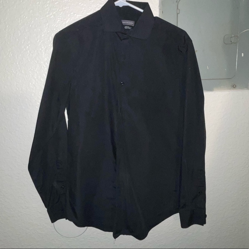 Black collard dress up shirt for restaurant use or any occasions!